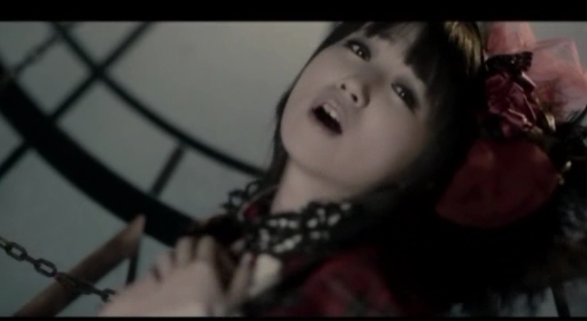 BRIGHT STREAMを歌い上げる、水樹奈々
