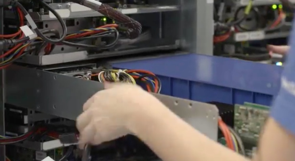 Google data center inner 06