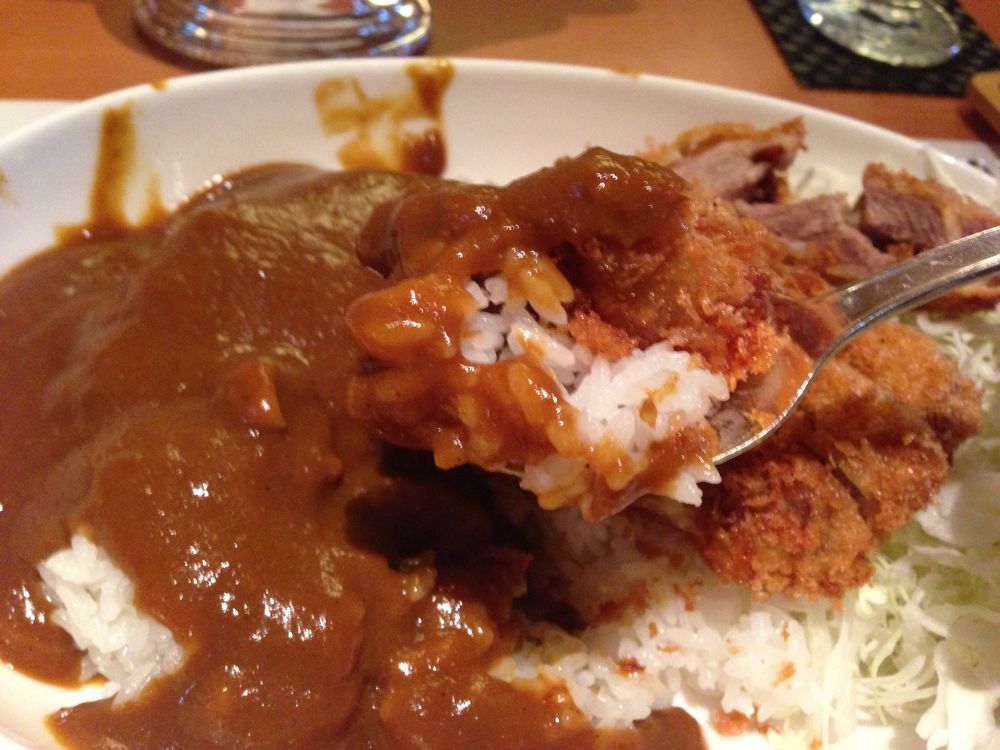 さっそく安倍元総理大臣のカツカレーを食べました!