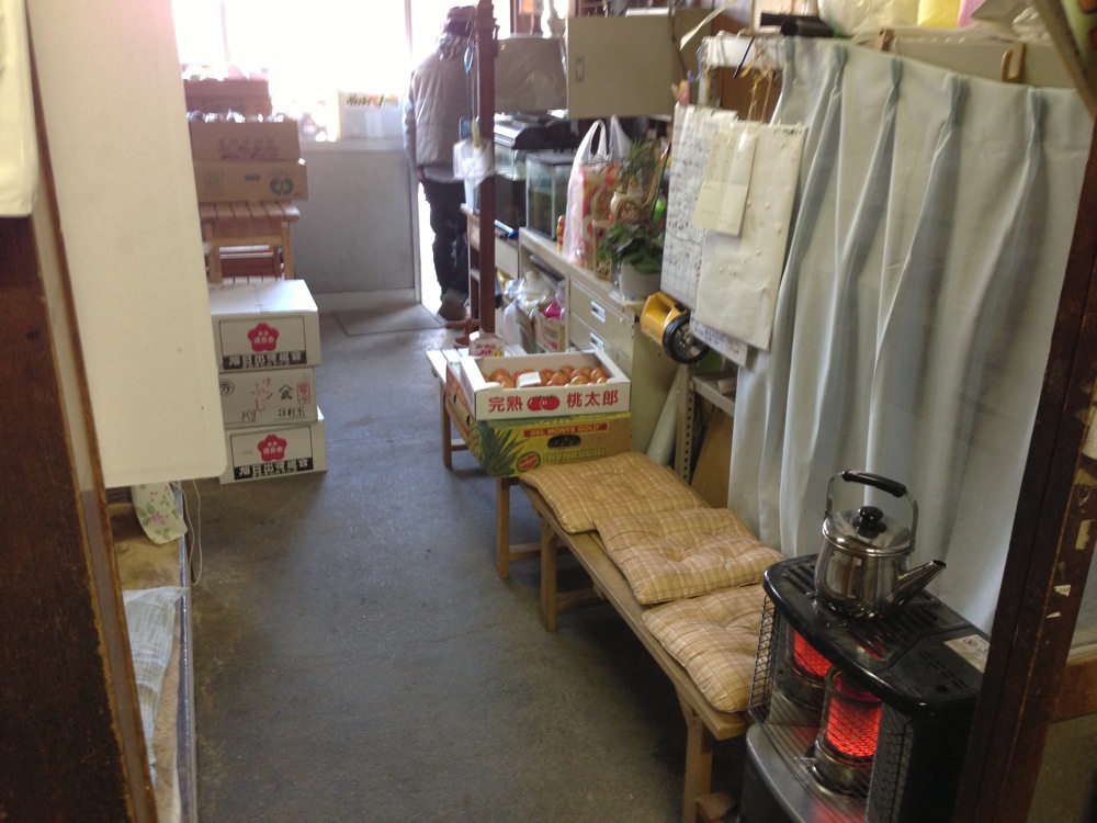 須崎食料品店の店内