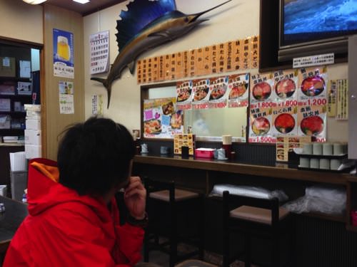 カネトモの店内