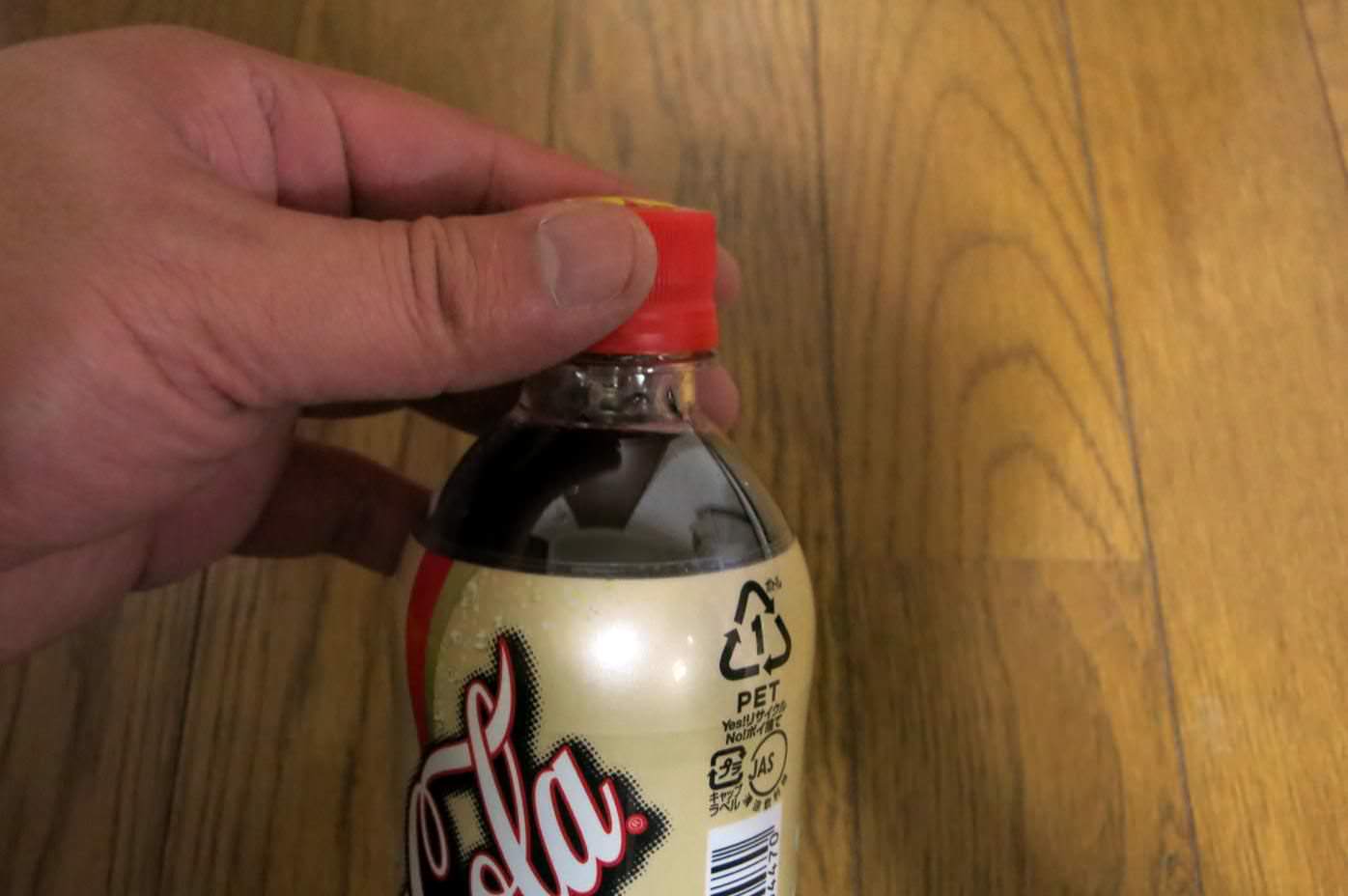 コカコーラ・バニラを開封