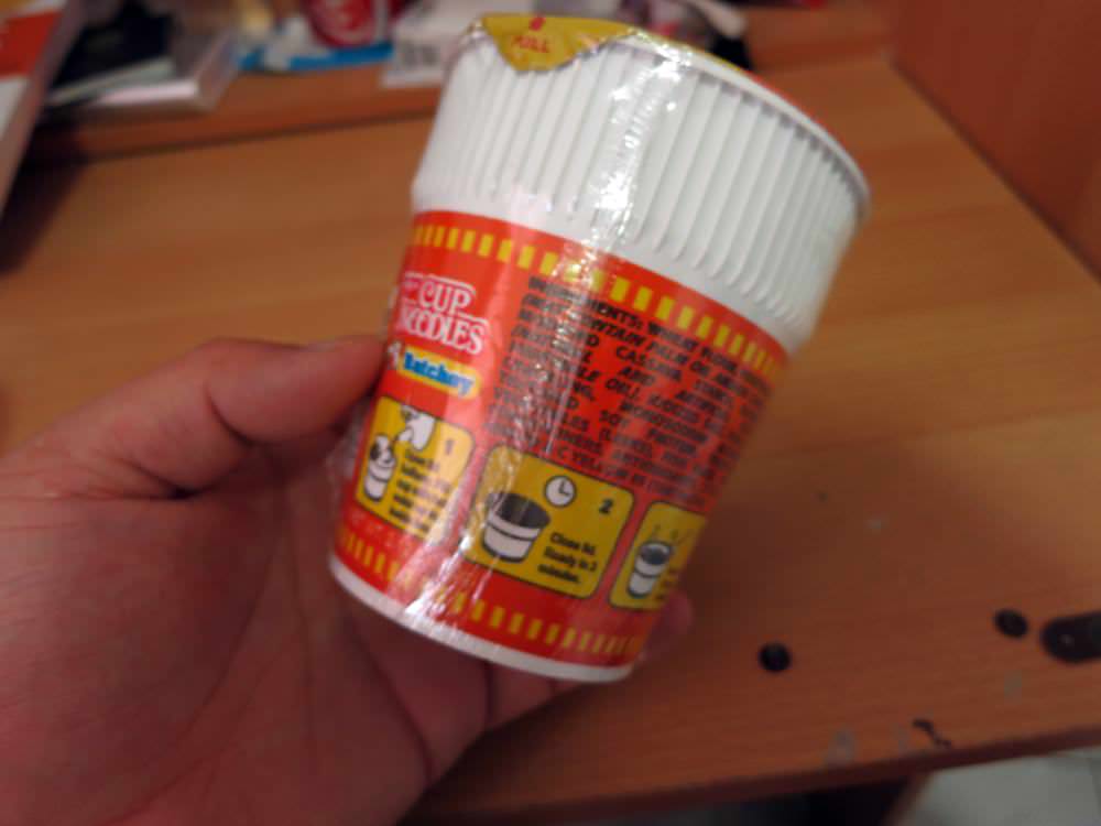 Cup noodles in philippine 01