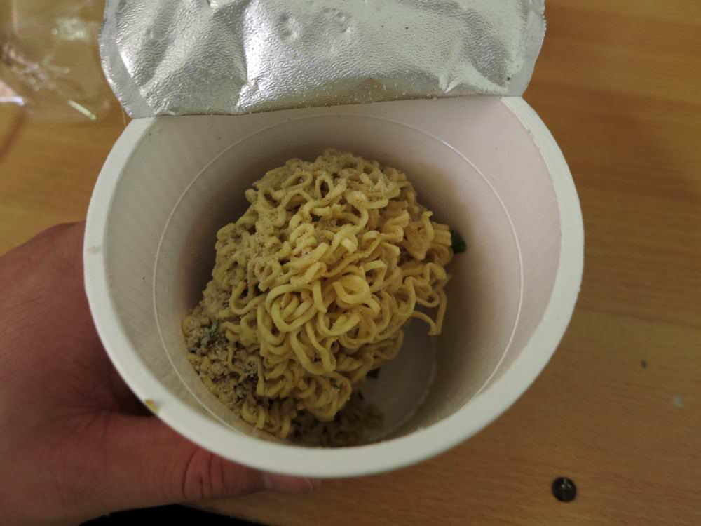 Cup noodles in philippine 03