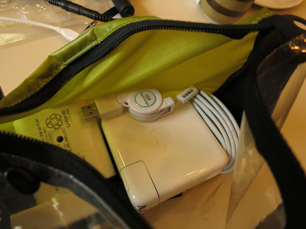 リール式充電Lightningケーブルだとかさばらない！すばらしい！