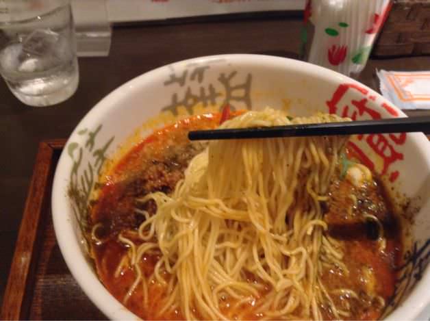 青鬼・担々麺を食べる