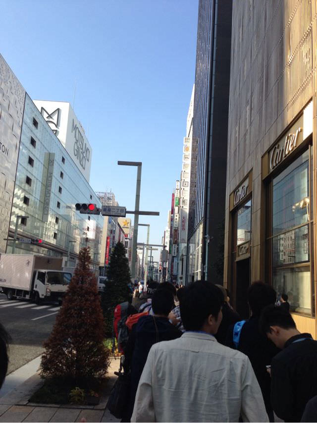アップルストア銀座の行列