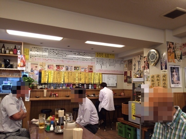 三ちゃん食堂の店内