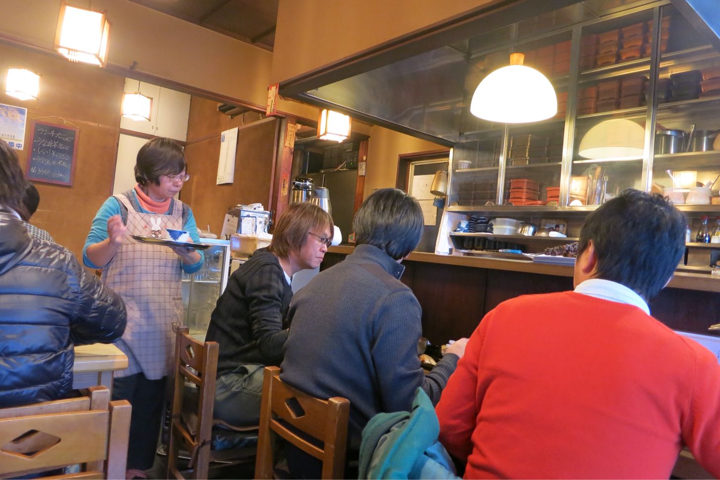 将棋棋士ご用達の鰻屋さん、ふじもとの店内