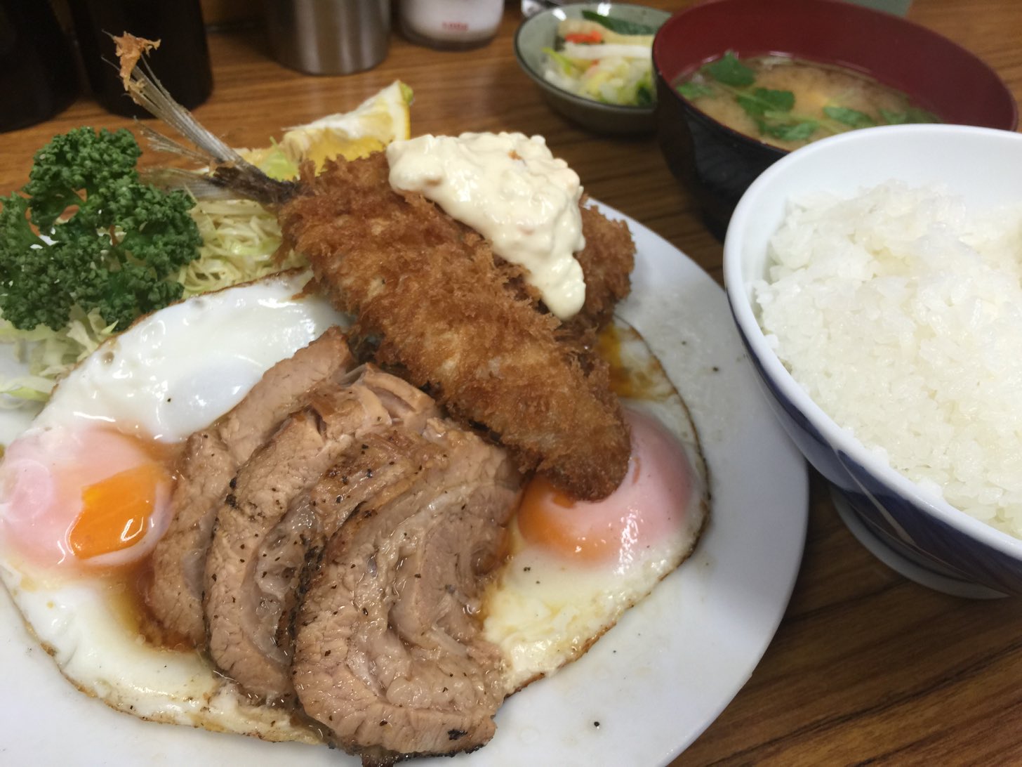 チャーシューエッグ定食