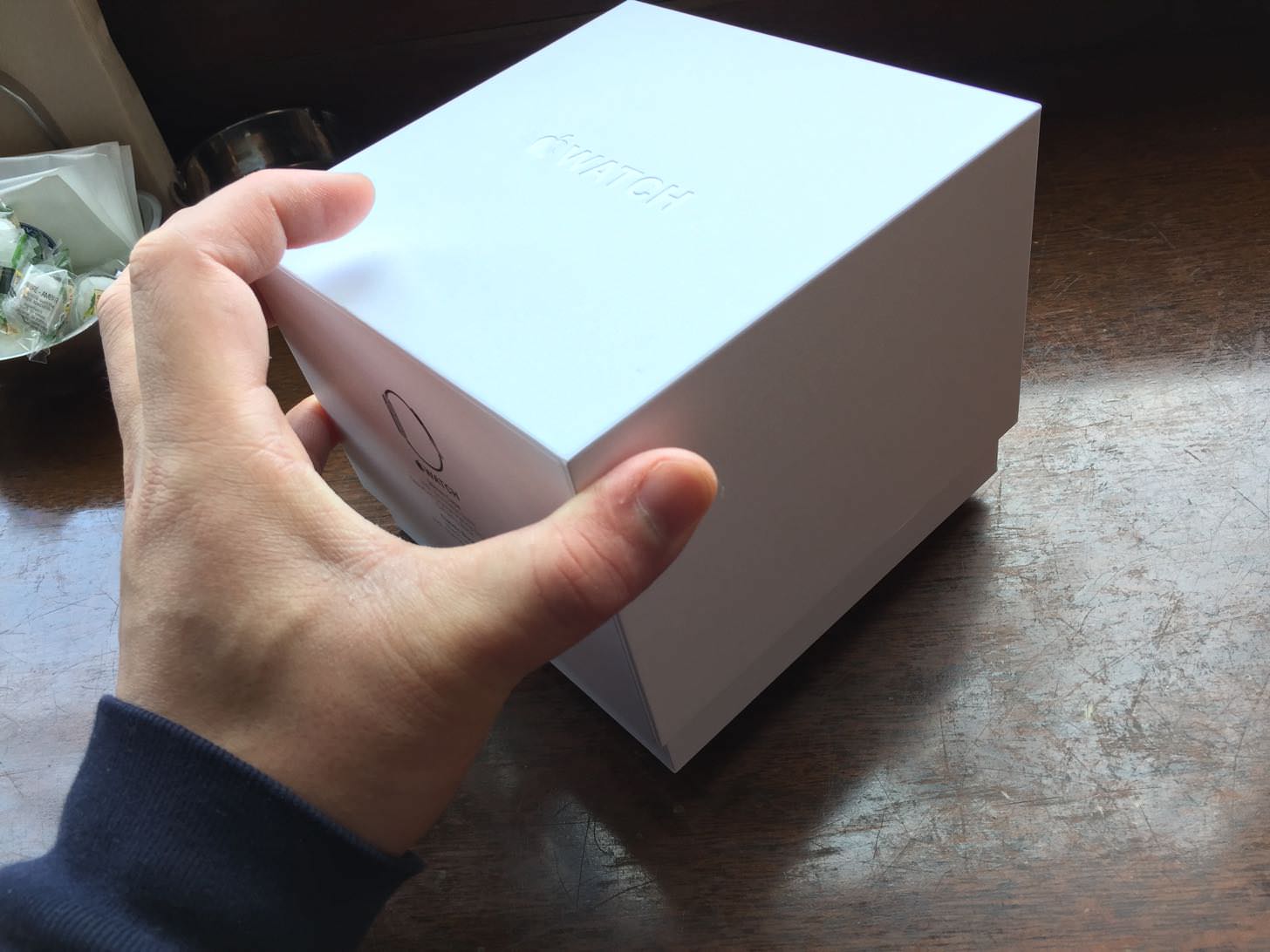 Apple Watchの箱を開封