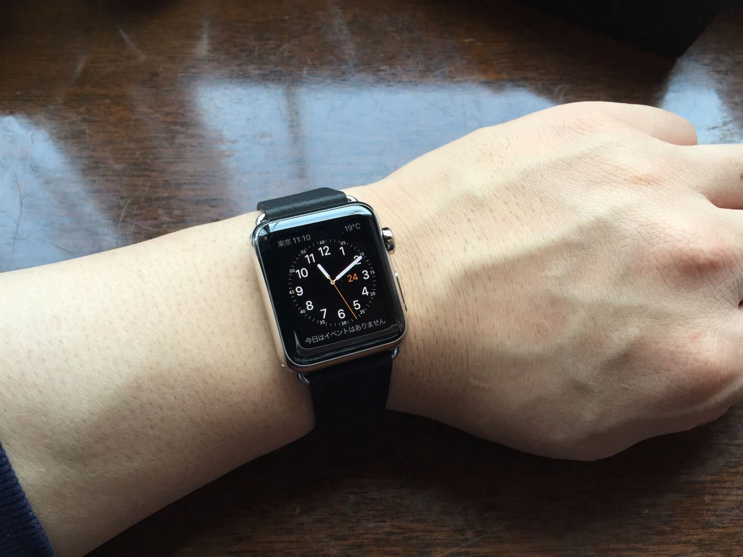 Apple Watchを腕に付けてみた。