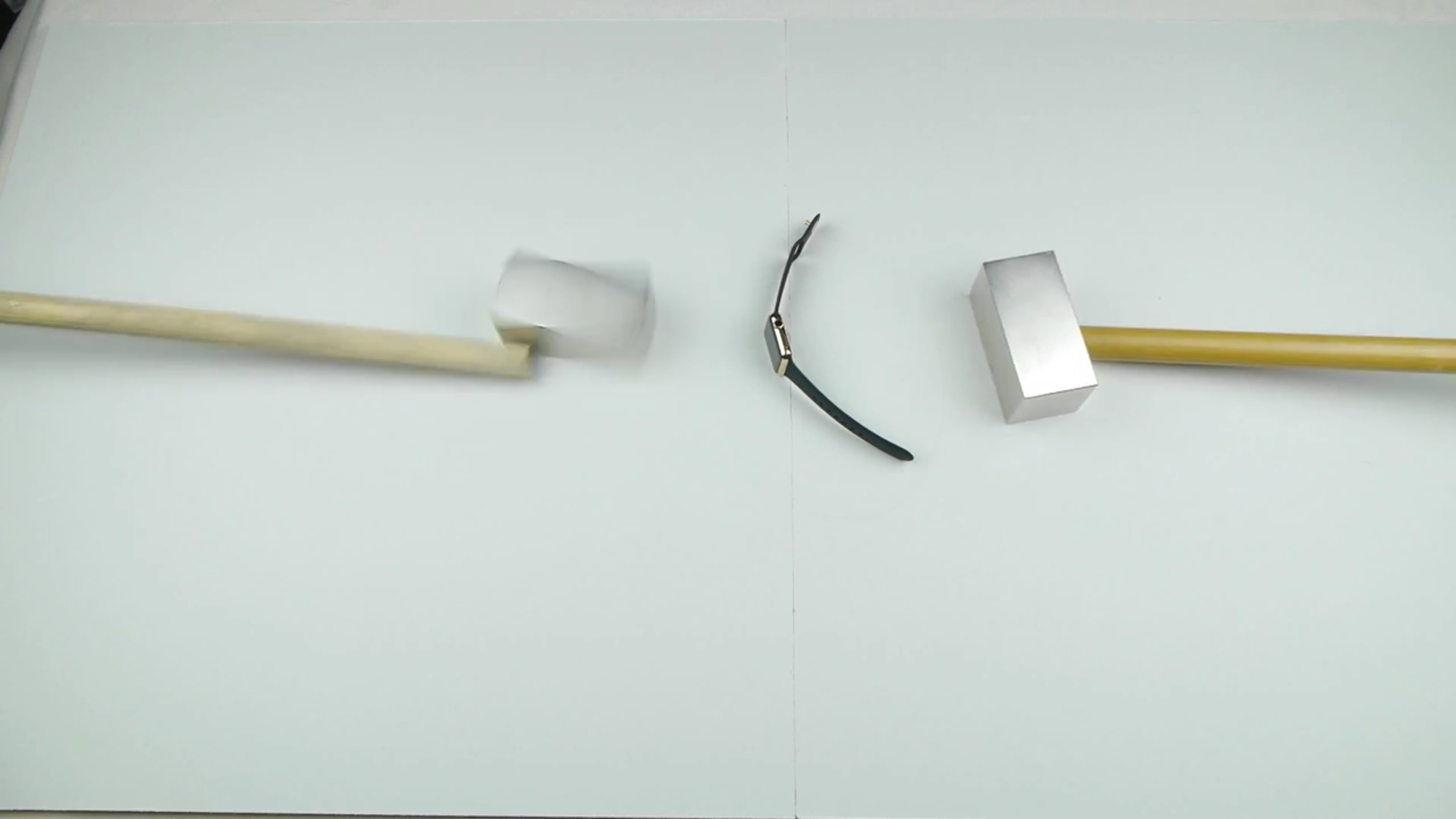 Apple watch Editionに、にじりよる磁石。