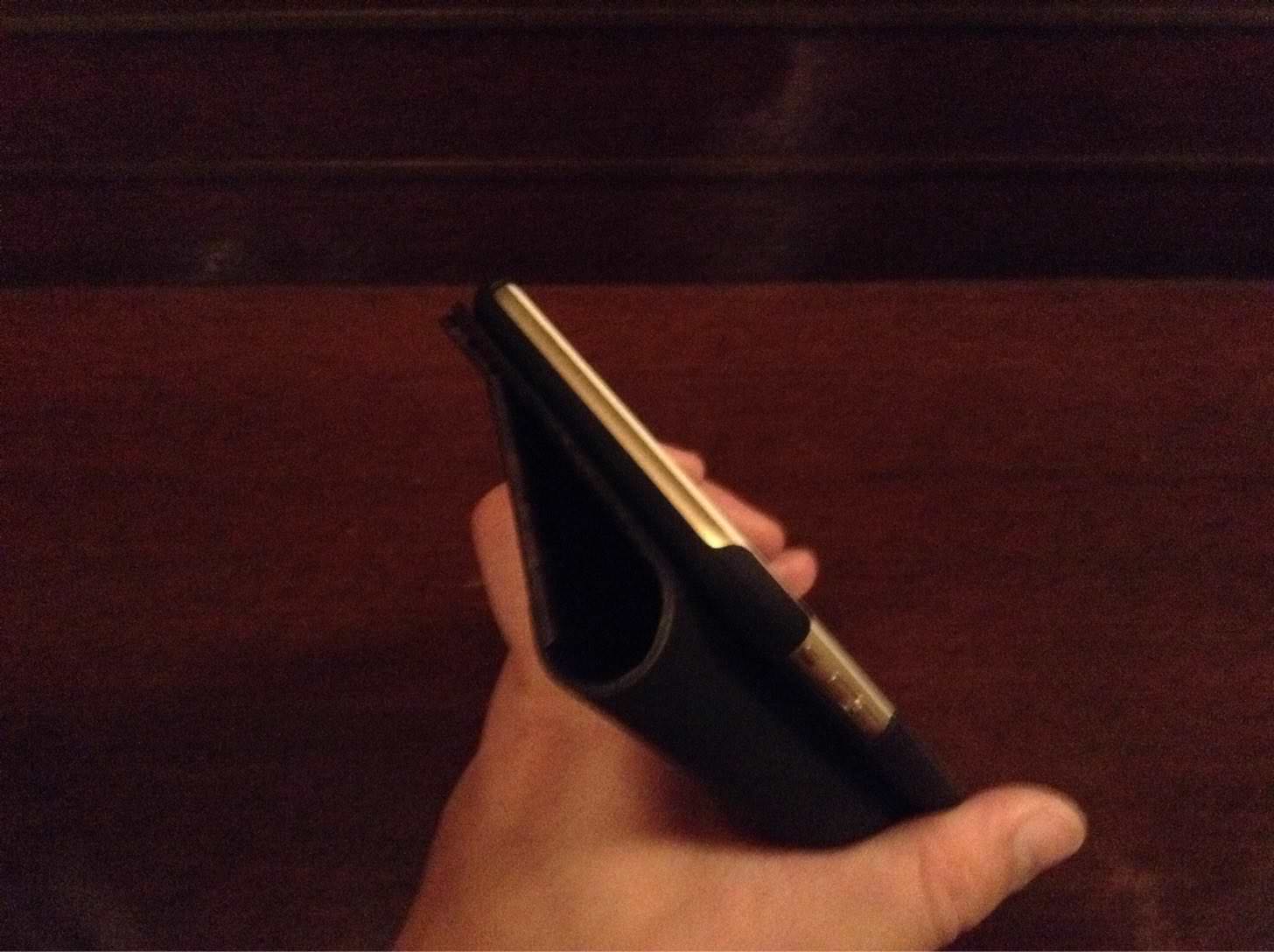 UUNIQUE Wooden Case with Panel Designを掴む。