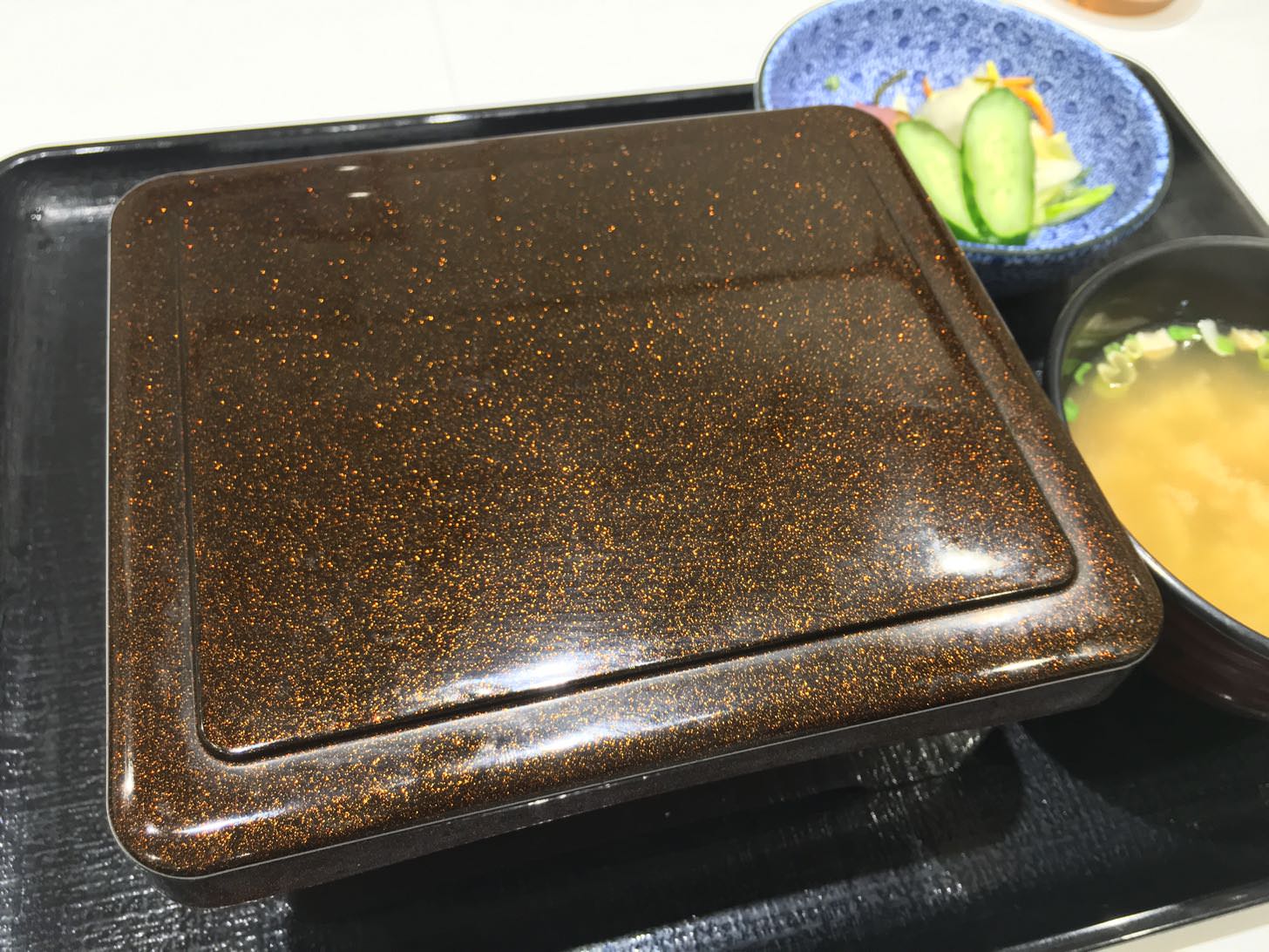 吉野家の牛重を開ける前。