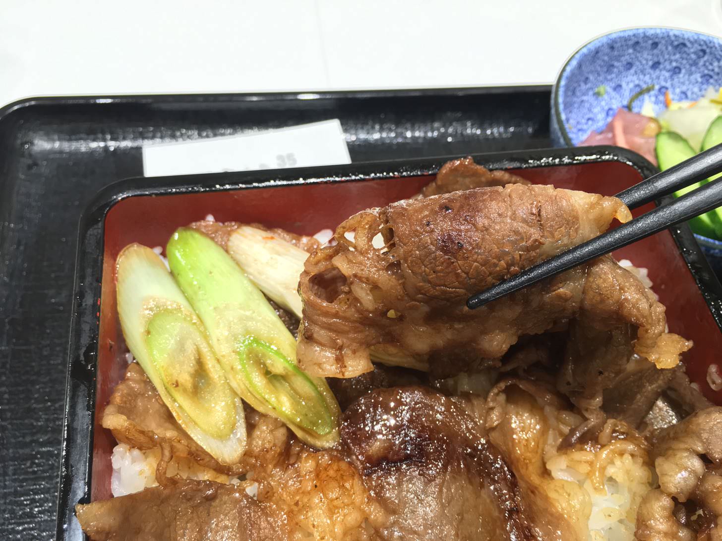 吉野家の牛重を食らう。