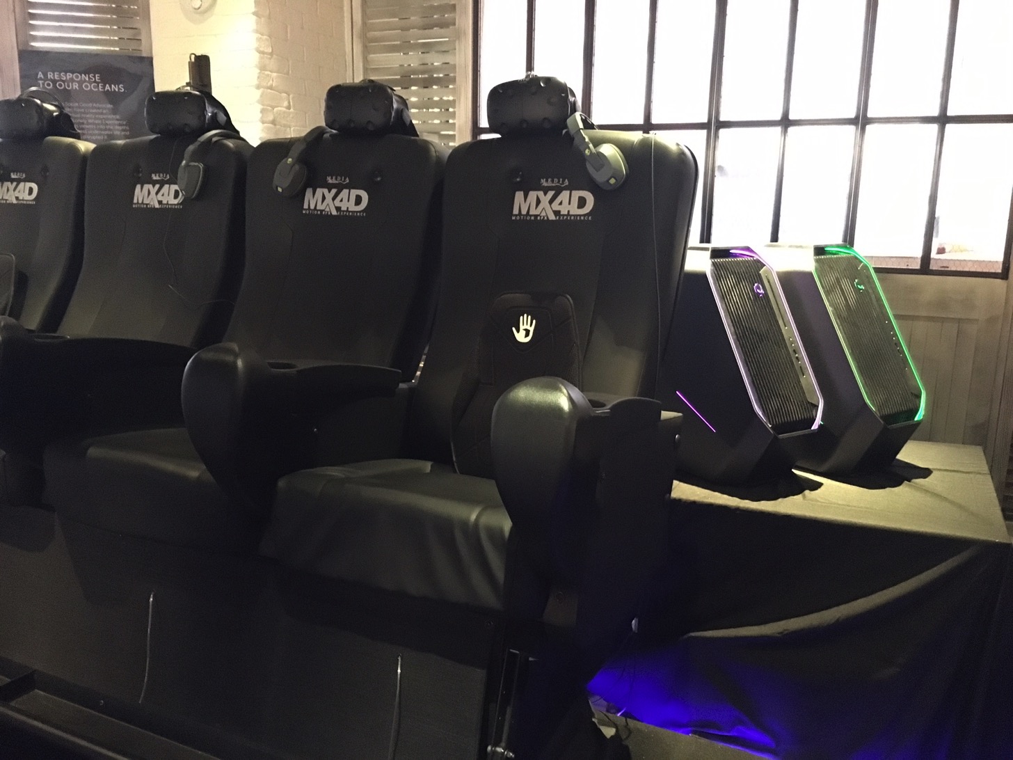 MX4D