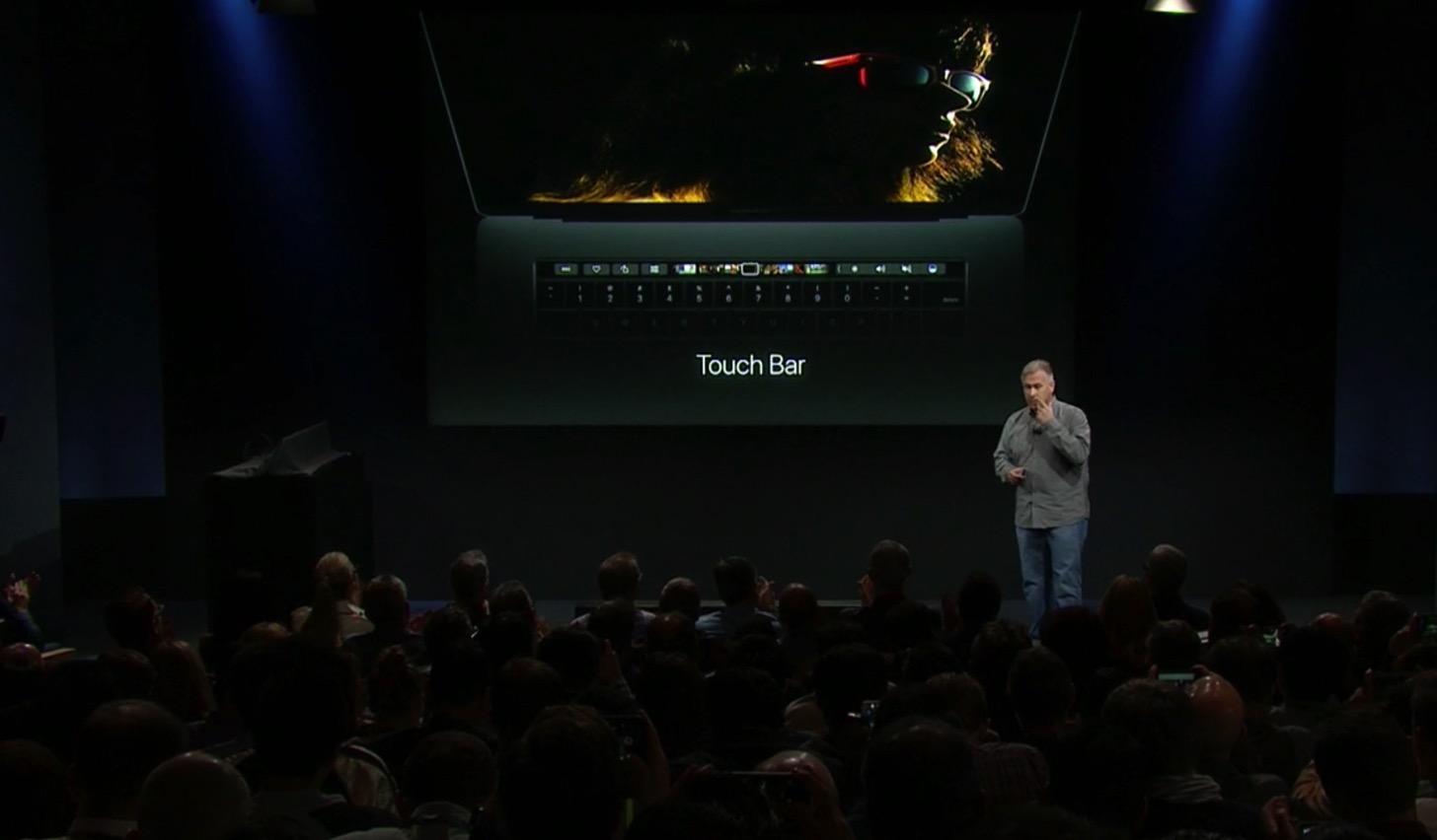 Equipped with a touch Bar the new macbook pro 13 and 15 inches in appearance22