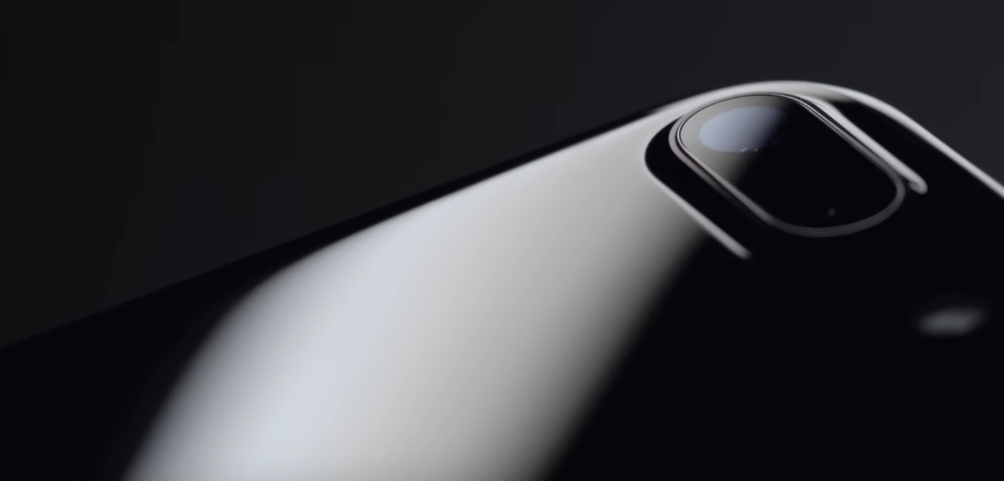 iPhone 7 Plusの新色ジェットブラック
