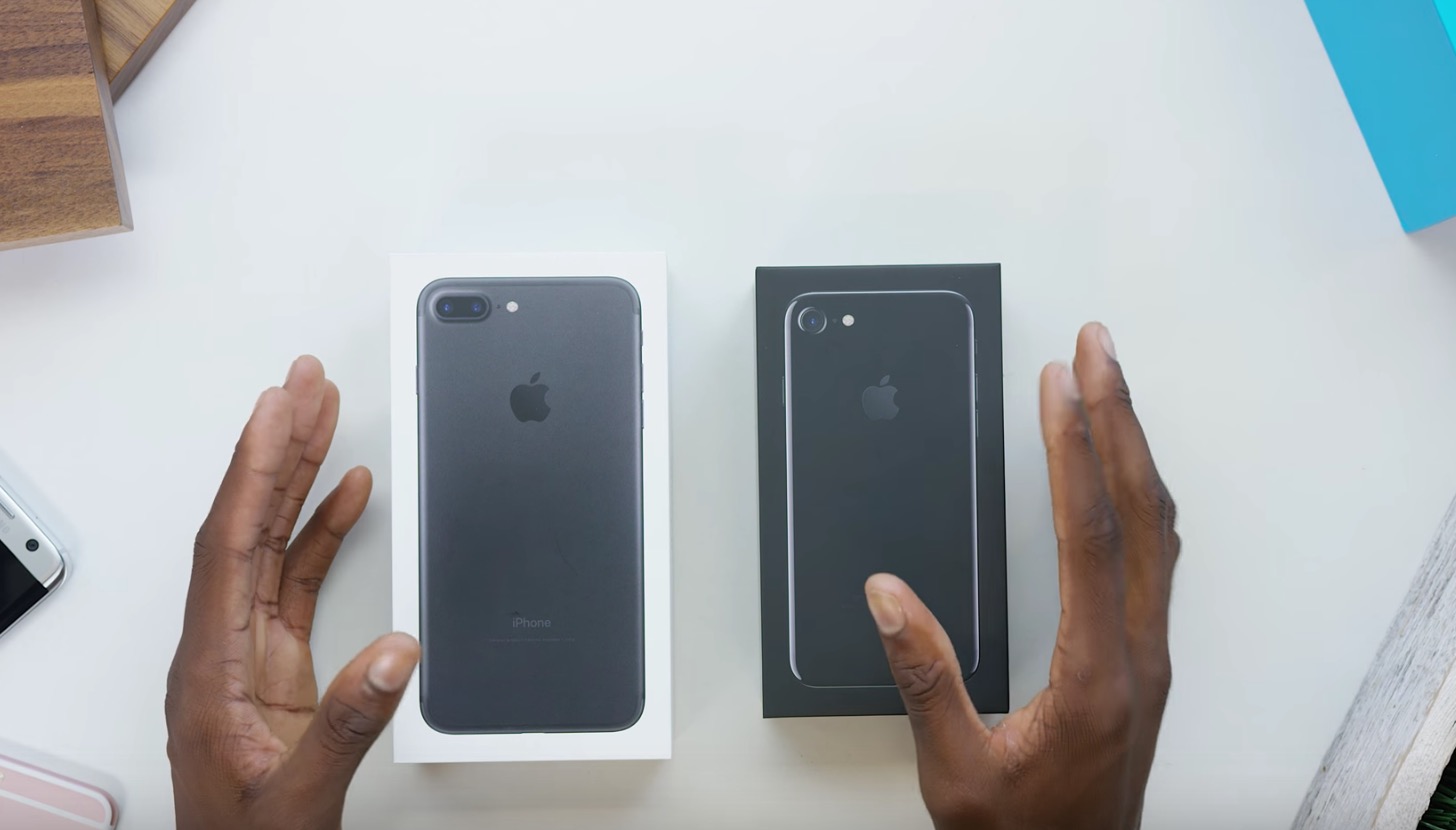 iPhone 7とiPhone 7 Plusの箱