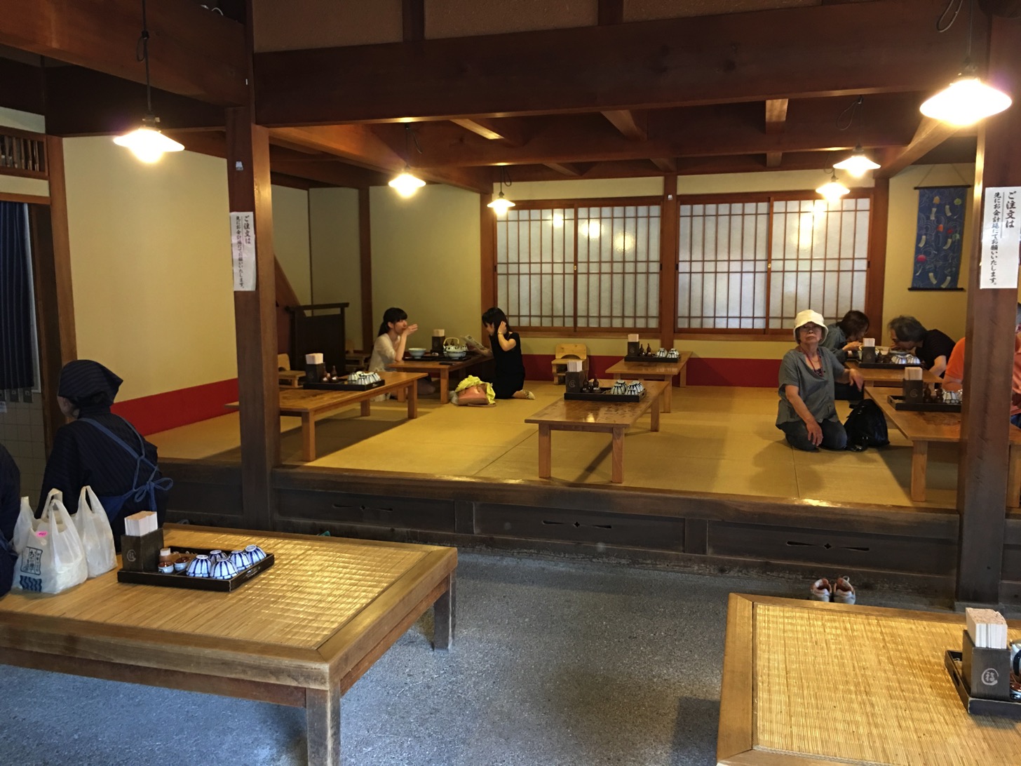 ふくすけの店内
