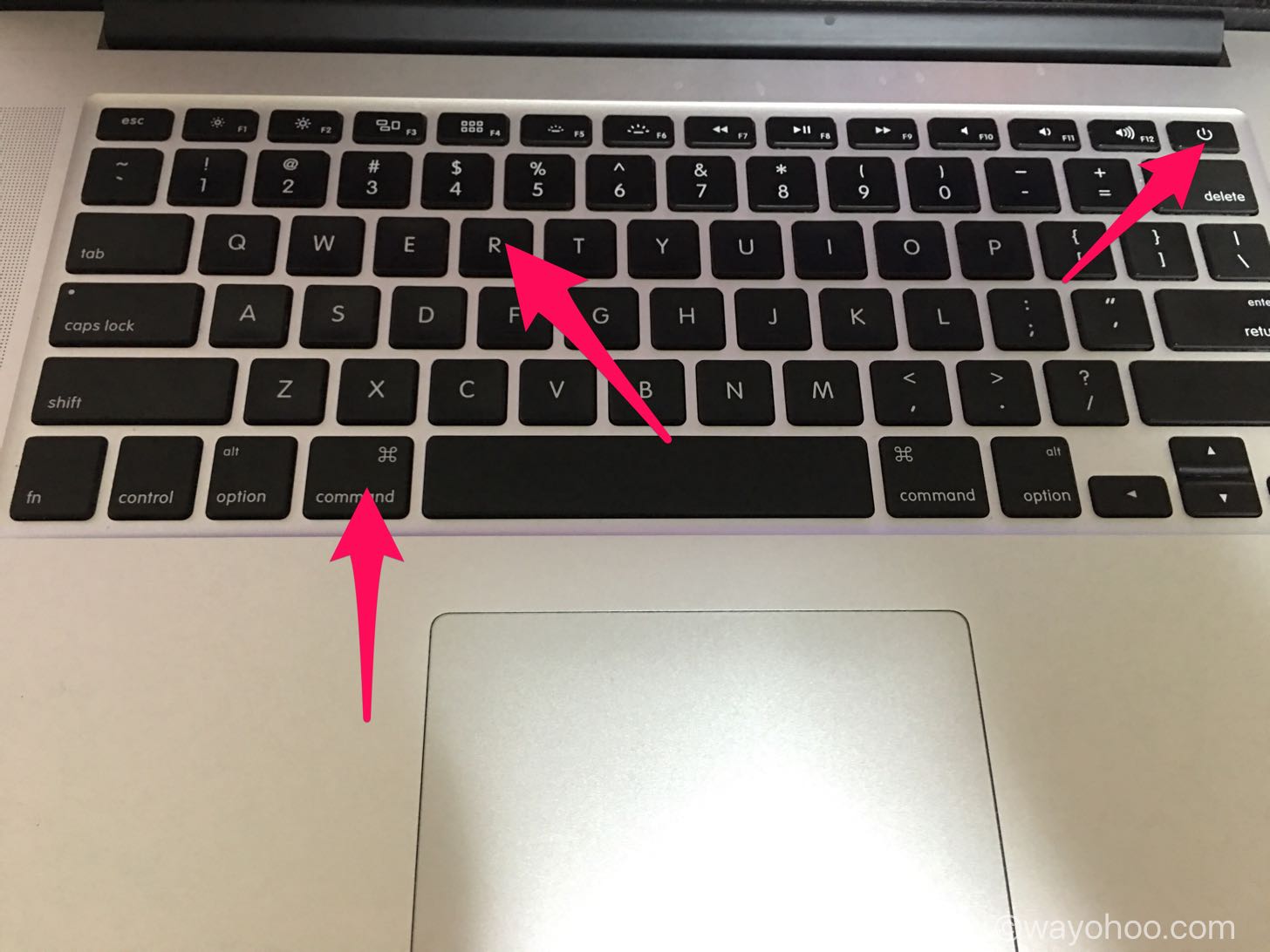 command + r + 電源ボタン
