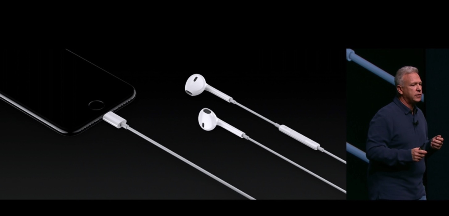iPhone7とiPhone7Plusはイヤホンジャックが廃止されました。