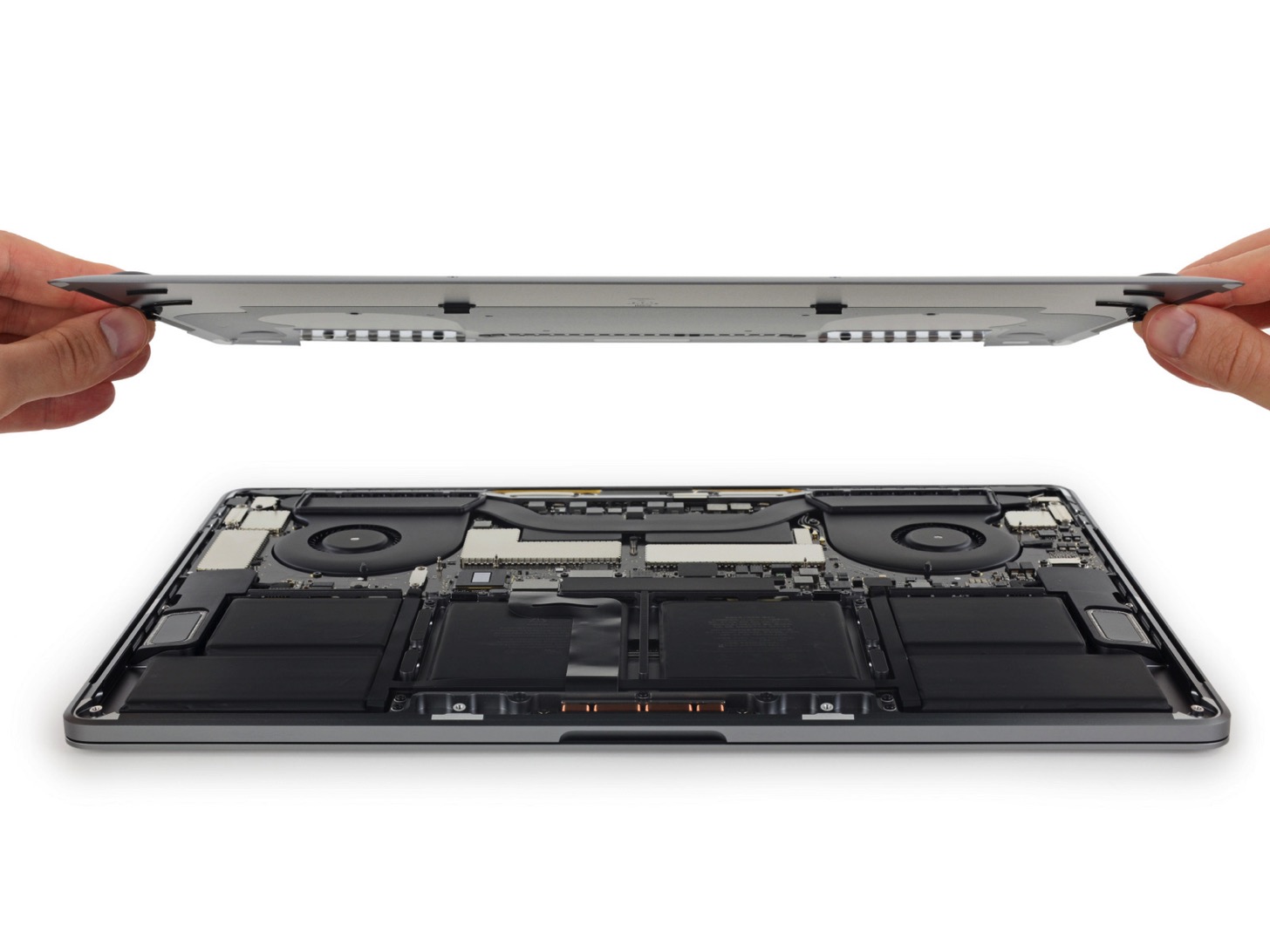 Touch Bar搭載のMacBook Proの15インチを分解してみた。