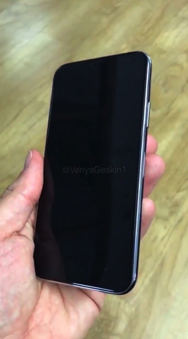 iPhone 8のダミー