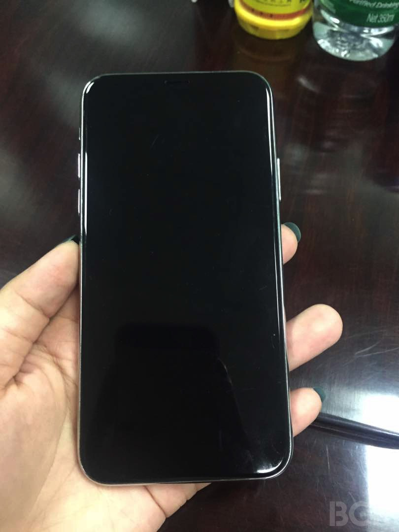 iPhone 8モックアップ表