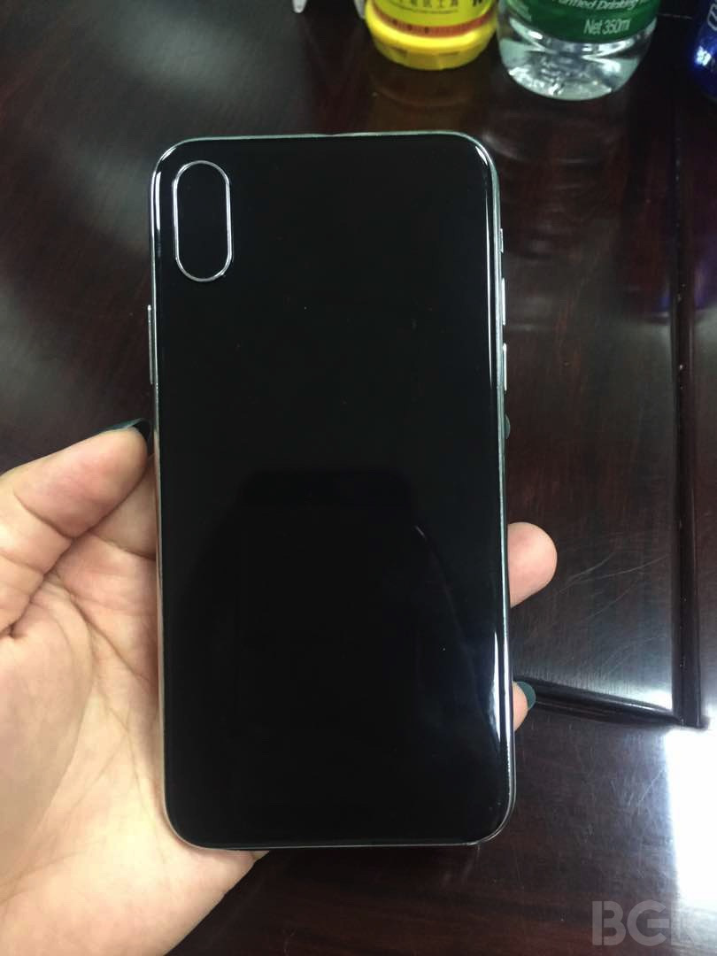 iPhone 8モックアップ裏