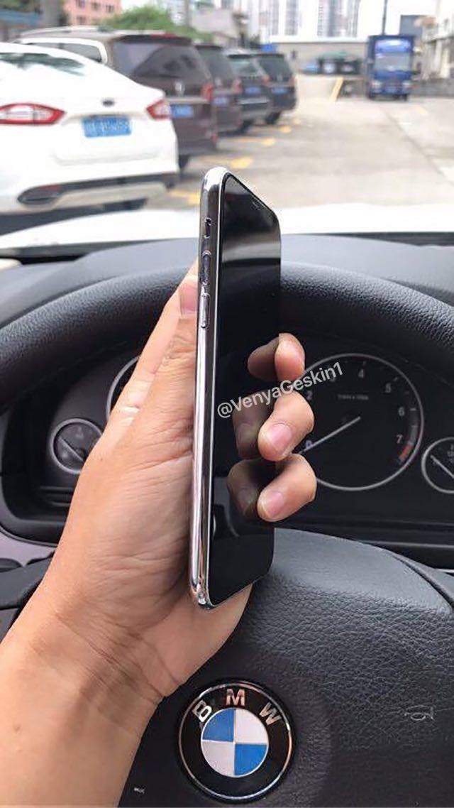 iPhone 8の模型。