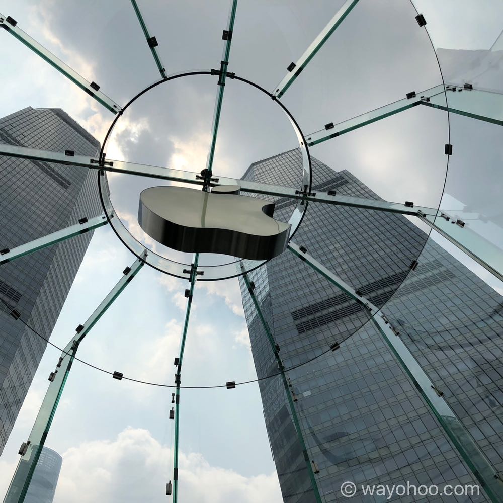 Apple Store上海のアップルロゴ