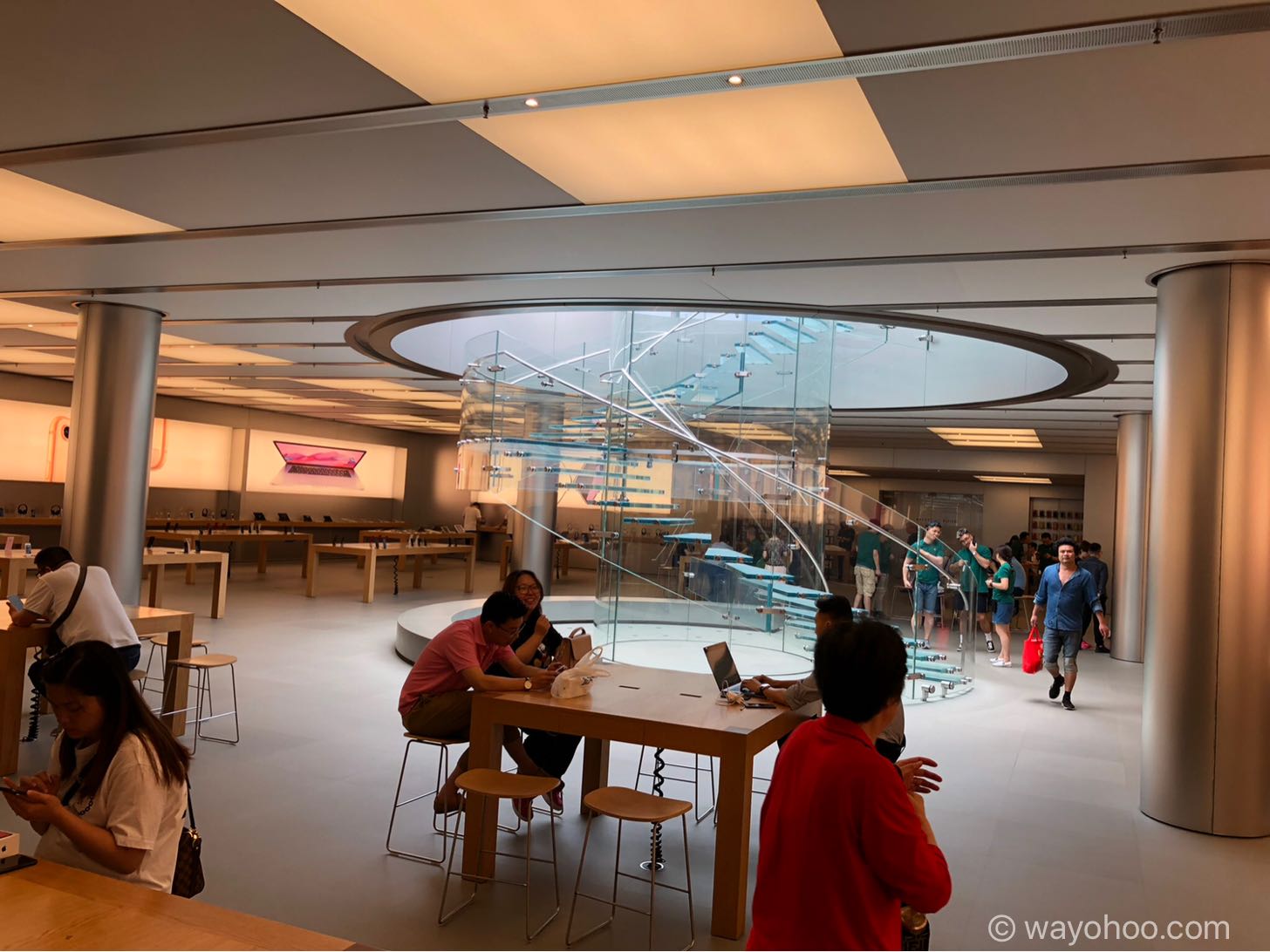 Apple Store上海の店内