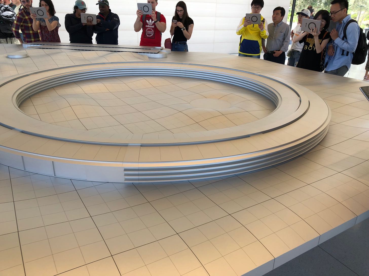 Apple Parkビジターセンターにある模型