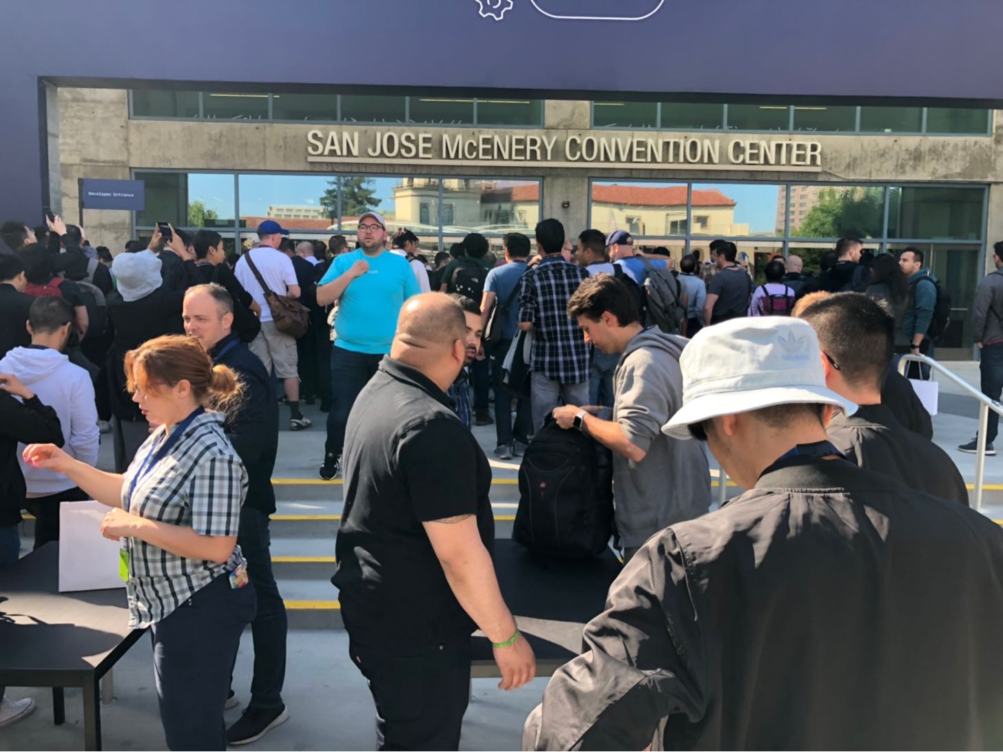 WWDC 2019の荷物検査