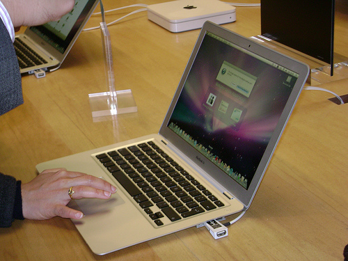 MacBook Airでスクロール