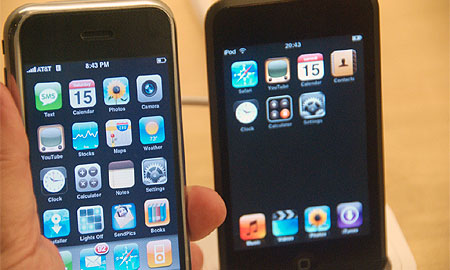 iPhoneはドコモで発売されるみたいですよー