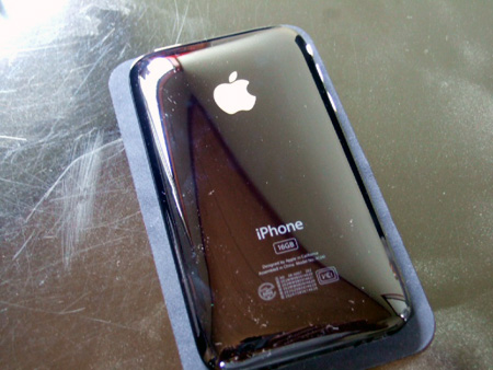iPhone 3Gの裏。