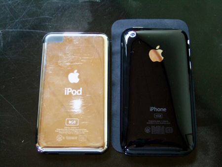 iPhone 3Gの方が若干長い。