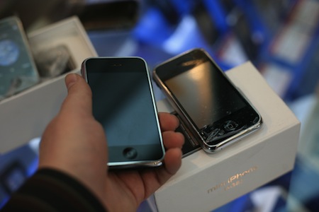 fake and real iPhone