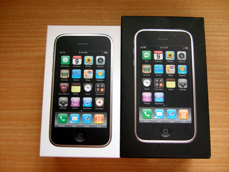 iPhone 3GSの箱は小さい