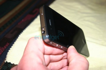 iphone4front2-1271619603.jpg