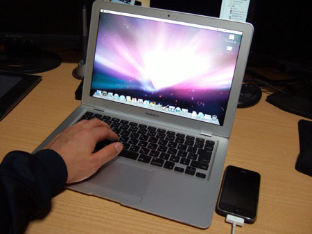 今まさにワクワクしながら、MacBook Airで遊んでますｗ